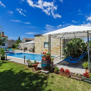 Ferienhaus Pinezici - Rca150 By Interhome